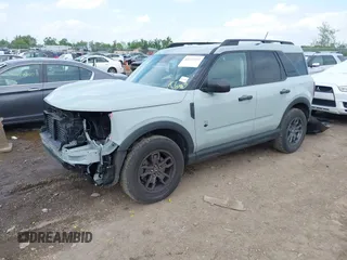 2022 Ford Bronco Sport Big Bend z VIN 3FMCR9B67NRE14484, wystawiony jako IAAI lot #42221112 z przebiegiem 33 083 mil mil oraz . Historia ofert i sprzedaży dostępna na DreamBid. Obrazek 2.