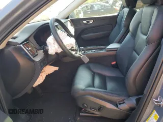 2022 Volvo XC60 Momentum z VIN YV4L12RKXN1946406, wystawiony jako Copart lot #52237725 z przebiegiem 49 629 mil mil oraz Szkoda całkowita • Salvage title. Historia ofert i sprzedaży dostępna na DreamBid. Obrazek 7.