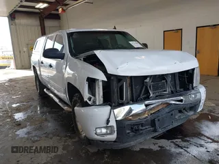 2010 Chevrolet Silverado 1500 LT with VIN 3GCRKSE32AG150933, listed as a IAAI auction lot 41721088 with 269,584 mi miles and . Bid and sale history available at DreamBid. Image 1.