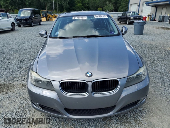 2010 BMW 3 Series 328i xDrive z VIN WBAPK5C56AA647752, wystawiony jako Copart lot #64165885 z przebiegiem 97 797 mil mil oraz Szkoda całkowita • Salvage title. Historia ofert i sprzedaży dostępna na DreamBid. Obrazek 5.