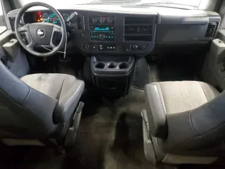 2017 Chevrolet Express Passenger LT with VIN 1GAZGPFG4H1177374, listed as a Copart auction lot 81664784 with 248,250 mi miles and Clean Title. Bid and sale history available at carsss.com. Image 8.