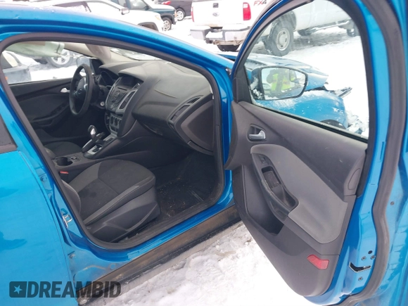 2014 Ford Focus SE with VIN 1FADP3K22EL176833, listed as a IAAI auction lot 41509937 with Not Provided miles. Bid and sale history available at carsss.com. Image 5.