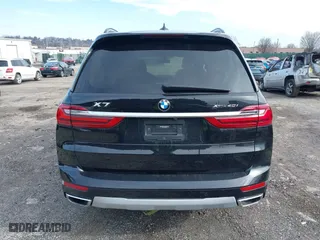 2021 BMW X7 xDrive40i with VIN 5UXCW2C08M9E57046, listed as a IAAI auction lot 41601223 with 43,988 mi miles. Bid and sale history available at carsss.com. Image 16.