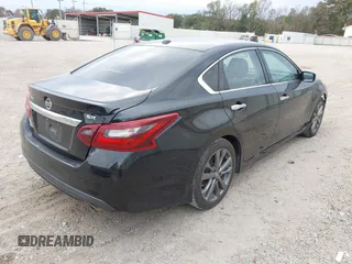 2018 Nissan Altima 2.5 SR with VIN 1N4AL3AP3JC273724, listed as a IAAI auction lot 41188355 with 148,692 mi miles. Bid and sale history available at carsss.com. Image 4.