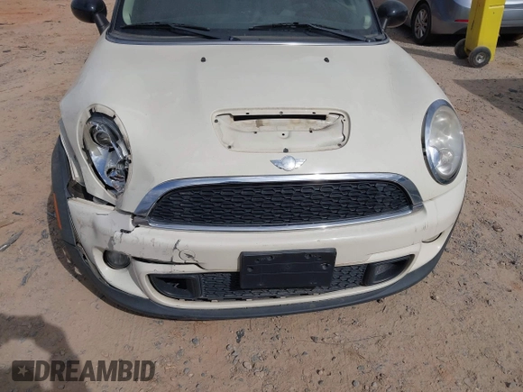 2011 MINI Hardtop S with VIN WMWSV3C5XBTY14030, listed as a IAAI auction lot 41712084 with 132,126 mi miles and . Bid and sale history available at DreamBid. Image 6.