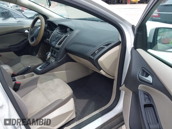 2014 Ford Focus SE with VIN 1FADP3K24EL209329, listed as a IAAI auction lot 42223749 with 141,196 mi miles and . Bid and sale history available at carsss.com. Image 5.