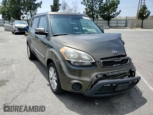 2013 Kia Soul + z VIN KNDJT2A62D7532020, wystawiony jako Copart lot #55184065 z przebiegiem 177 074 mil mil oraz Szkoda całkowita • Salvage title. Historia ofert i sprzedaży dostępna na DreamBid. Obrazek 14.
