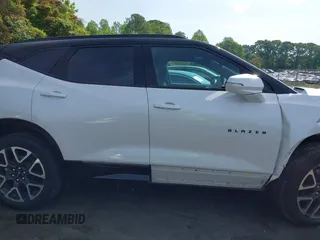 2024 Chevrolet Blazer RS z VIN 3GNKBKRSXRS143036, wystawiony jako IAAI lot #42117715 z przebiegiem 16 093 mil mil oraz . Historia ofert i sprzedaży dostępna na DreamBid. Obrazek 13.