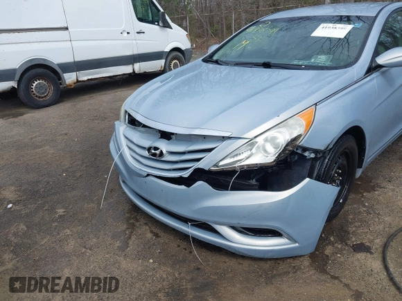 2012 Hyundai Sonata GLS with VIN 5NPEB4AC8CH461728, listed as a IAAI auction lot 41938399 with 133,571 mi miles. Bid and sale history available at carsss.com. Image 6.