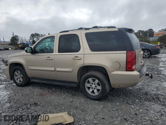 2008 GMC Yukon SLT w/4SB with VIN 1GKFC13J48R220037, listed as a Copart auction lot 44947105 with 274,618 mi miles and Salvage Title. Bid and sale history available at carsss.com. Image 2.