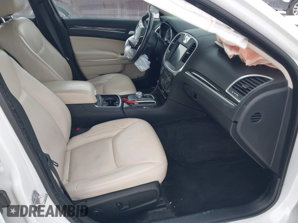 2015 Chrysler 300 Limited with VIN 2C3CCARG8FH756811, listed as a IAAI auction lot 41614649 with 70,580 mi miles. Bid and sale history available at carsss.com. Image 5.