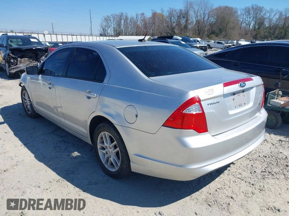 2011 Ford Fusion S with VIN 3FAHP0GA3BR311556, listed as a IAAI auction lot 41668511 with 200,159 mi miles. Bid and sale history available at carsss.com. Image 3.