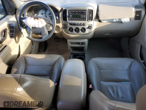 2003 Ford Escape Limited with VIN 1FMCU94183KC75824, listed as a Copart auction lot 86476034 with 92,424 mi miles and Salvage Title. Bid and sale history available at carsss.com. Image 8.