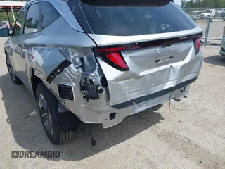 2025 Hyundai Tucson SEL z VIN 5NMJB3DE9SH554856, wystawiony jako IAAI lot #42460268 z przebiegiem 688 mil mil oraz . Historia ofert i sprzedaży dostępna na DreamBid. Obrazek 6.