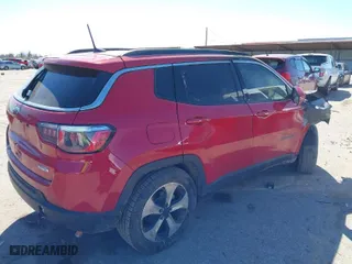 2018 Jeep Compass Latitude with VIN 3C4NJCBB6JT102717, listed as a IAAI auction lot 41765433 with 1 mi miles. Bid and sale history available at carsss.com. Image 4.