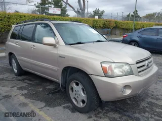 2004 Toyota Highlander with VIN JTEDP21A640017600, listed as a IAAI auction lot 41771965 with 148,409 mi miles. Bid and sale history available at carsss.com. Image 1.