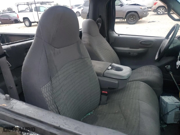 2000 Ford F-150 Work Series with VIN 1FTZF1723YKA81840, listed as a Copart auction lot 82445304 with 273,922 mi miles and Salvage Title. Bid and sale history available at carsss.com. Image 10.