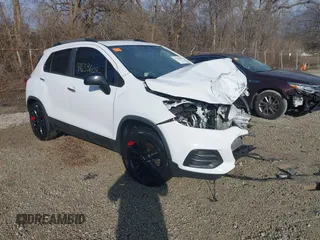 2019 Chevrolet Trax LT z VIN 3GNCJLSB6KL265660, wystawiony jako IAAI lot #41633609 z przebiegiem Nie podano mil oraz . Historia ofert i sprzedaży dostępna na DreamBid. Obrazek 1.