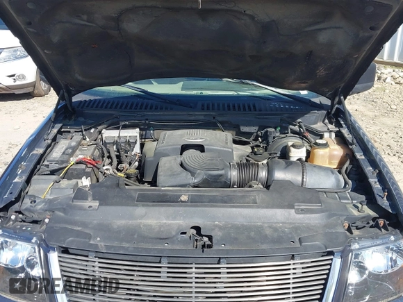 2003 Ford Expedition Special Service with VIN 1FMFU16L63LB91654, listed as a IAAI auction lot 41873090 with 296,213 mi miles. Bid and sale history available at carsss.com. Image 10.