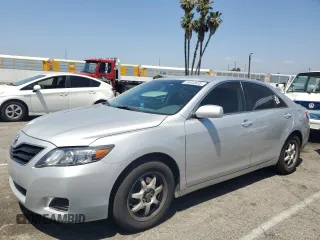 2011 Toyota Camry LE z VIN 4T4BF3EK6BR200980, wystawiony jako Copart lot #56550635 z przebiegiem 203 763 mil mil oraz Szkoda całkowita • Salvage title. Historia ofert i sprzedaży dostępna na DreamBid. Obrazek 1.