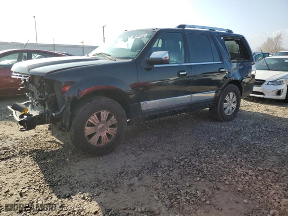 2014 Lincoln Navigator with VIN 5LMJJ2H59EEL02600, listed as a Copart auction lot 82903174 with 136,933 mi miles and Salvage Title. Bid and sale history available at carsss.com. Image 1.