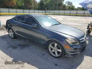 2012 Mercedes-Benz C 250 с VIN WDDGJ4HB6CF773930, выставлен на аукционе Copart как лот 62234215 с пробегом 159 787 миль миль и Чистый • Clean title. История ставок и продаж доступна на DreamBid. Изображение 4.