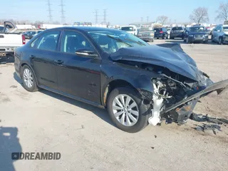 2012 Volkswagen Passat S z VIN 1VWAP7A39CC023813, wystawiony jako IAAI lot #42007470 z przebiegiem 165 737 mil mil oraz . Historia ofert i sprzedaży dostępna na DreamBid. Obrazek 1.