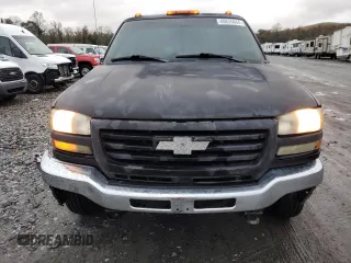 2007 GMC Sierra 3500 DRW Work Trk z VIN 1GTJK33D87F124104, wystawiony jako Copart lot #80835084 z przebiegiem 321 629 mil mil oraz Szkody całkowita. Historia ofert i sprzedaży dostępna na DreamBid. Obrazek 5.