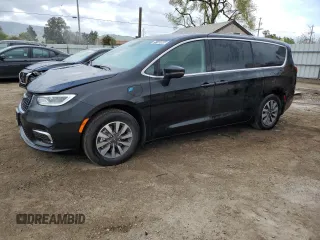 2024 Chrysler Pacifica Hybrid Select z VIN 2C4RC1S79RR130621, wystawiony jako Copart lot #51140045 z przebiegiem 8457 mil mil oraz Szkody całkowita. Historia ofert i sprzedaży dostępna na DreamBid. Obrazek 1.