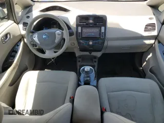 2011 Nissan LEAF SL-e z VIN JN1AZ0CP1BT002136, wystawiony jako Copart lot #57594155 z przebiegiem 54 471 mil mil oraz Czysty tytuł • Clean title. Historia ofert i sprzedaży dostępna na DreamBid. Obrazek 8.