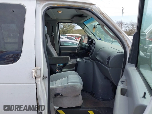 2003 Ford Econoline Cargo Recreational with VIN 1FDPE24L13HA67398, listed as a IAAI auction lot 41674471 with 321,746 mi miles and . Bid and sale history available at DreamBid. Image 5.