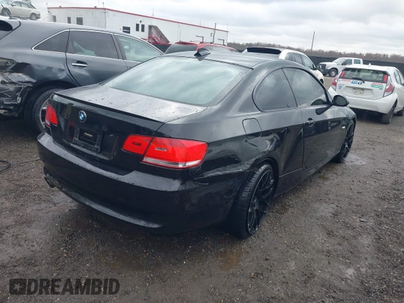 2009 BMW 3 Series 328i xDrive with VIN WBAWV535X9P080957, listed as a IAAI auction lot 40878730 with 94,892 mi miles and . Bid and sale history available at carsss.com. Image 4.