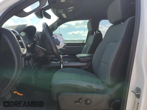 2022 Ram 1500 Big Horn z VIN 1C6RRFBG2NN423920, wystawiony jako Copart lot #50741045 z przebiegiem 112 199 mil mil oraz Szkoda całkowita • Salvage title. Historia ofert i sprzedaży dostępna na DreamBid. Obrazek 7.