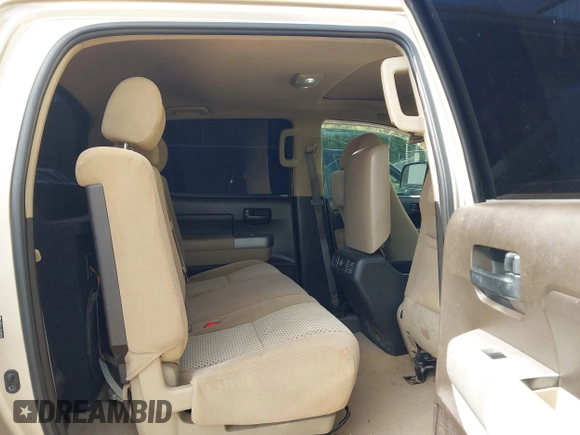 2008 Toyota Tundra z VIN 5TBEV54178S482099, wystawiony jako IAAI lot #42411224 z przebiegiem 252 317 mil mil oraz . Historia ofert i sprzedaży dostępna na DreamBid. Obrazek 8.