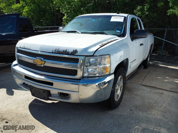 2013 Chevrolet Silverado 1500 LT with VIN 1GCRCSE06DZ138212, listed as a IAAI auction lot 42088561 with 261,922 mi miles. Bid and sale history available at carsss.com. Image 17.