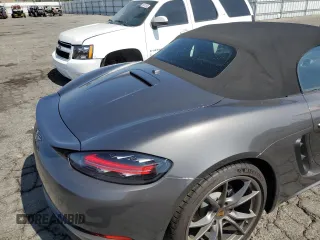 2019 Porsche 718 Boxster z VIN WP0CA2A80KS211281, wystawiony jako Copart lot #68340883 z przebiegiem 27 151 mil mil oraz . Historia ofert i sprzedaży dostępna na DreamBid. Obrazek 10.
