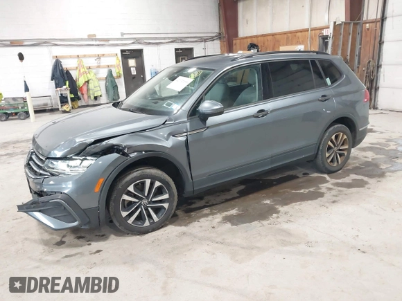 2022 Volkswagen Tiguan S z VIN 3VV0B7AX2NM042934, wystawiony jako IAAI lot #42172199 z przebiegiem 71 367 mil mil oraz . Historia ofert i sprzedaży dostępna na DreamBid. Obrazek 18.