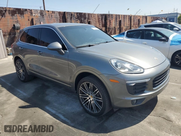 2016 Porsche Cayenne z VIN WP1AA2A22GKA08076, wystawiony jako Copart lot #55059565 z przebiegiem 71 521 mil mil oraz Szkoda całkowita • Salvage title. Historia ofert i sprzedaży dostępna na DreamBid. Obrazek 4.