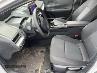 2024 Toyota Prius LE z VIN JTDACAAU4R3021349, wystawiony jako IAAI lot #42545064 z przebiegiem 12 283 mil mil oraz . Historia ofert i sprzedaży dostępna na DreamBid. Obrazek 4.