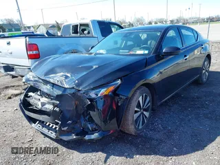 2020 Nissan Altima SV z VIN 1N4BL4DW5LN300300, wystawiony jako IAAI lot #42123005 z przebiegiem 143 185 mil mil oraz . Historia ofert i sprzedaży dostępna na DreamBid. Obrazek 17.