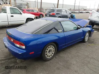1990 Nissan 240SX z VIN JN1HS36P4LW126417, wystawiony jako IAAI lot #42065073 z przebiegiem 284 437 mil mil oraz . Historia ofert i sprzedaży dostępna na DreamBid. Obrazek 4.