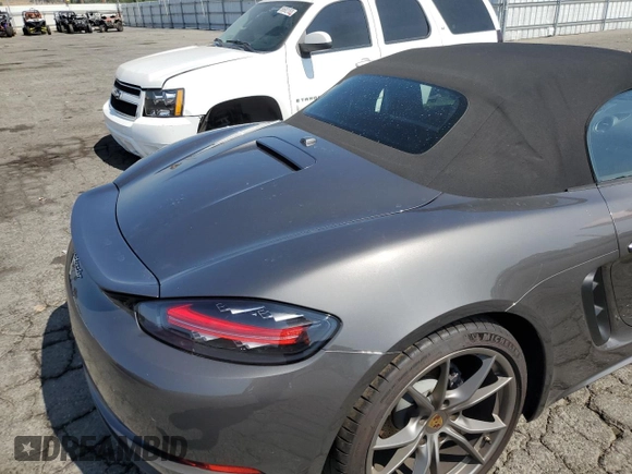 2019 Porsche 718 Boxster z VIN WP0CA2A80KS211281, wystawiony jako Copart lot #68340883 z przebiegiem 27 151 mil mil oraz . Historia ofert i sprzedaży dostępna na DreamBid. Obrazek 10.