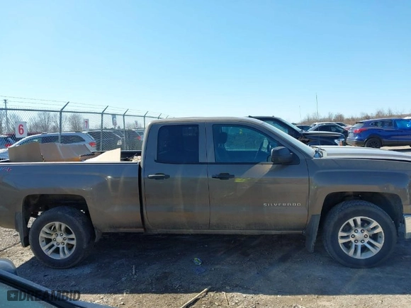 2014 Chevrolet Silverado 1500 LT with VIN 1GCVKREC2EZ245523, listed as a IAAI auction lot 41821285 with 160,060 mi miles. Bid and sale history available at carsss.com. Image 13.