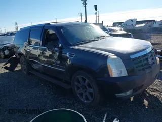 2008 Cadillac Escalade ESV with VIN 1GYFK66868R233774, listed as a IAAI auction lot 41558263 with 1 mi miles. Bid and sale history available at carsss.com. Image 1.