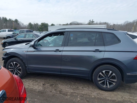 2024 Volkswagen Tiguan S with VIN 3VVRB7AXXRM043374, listed as a IAAI auction lot 41719157 with 21,637 mi miles. Bid and sale history available at carsss.com. Image 15.