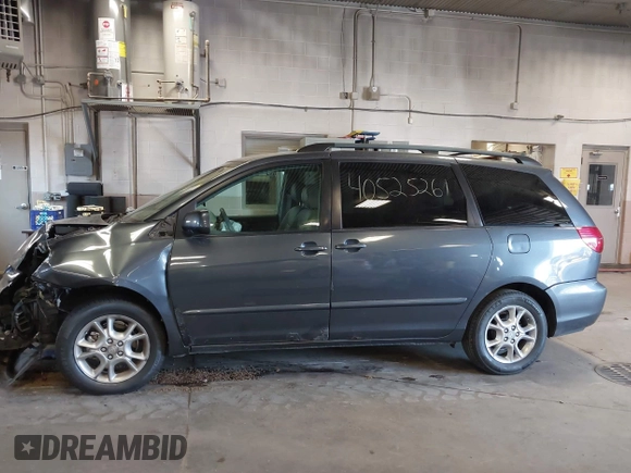 2006 Toyota Sienna XLE with VIN 5TDZA22C86S559955, listed as a IAAI auction lot 40525261 with 141,926 mi miles. Bid and sale history available at carsss.com. Image 14.