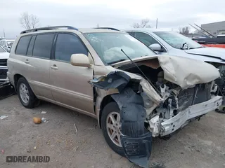 2006 Toyota Highlander w/3rd Row with VIN JTEDP21A560120381, listed as a IAAI auction lot 41077263 with 210,170 mi miles. Bid and sale history available at carsss.com. Image 1.