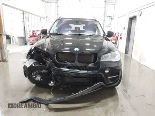 2012 BMW X5 35d z VIN 5UXZW0C58CL671740, wystawiony jako IAAI lot #41158203 z przebiegiem 97 451 mil mil oraz . Historia ofert i sprzedaży dostępna na DreamBid. Obrazek 13.