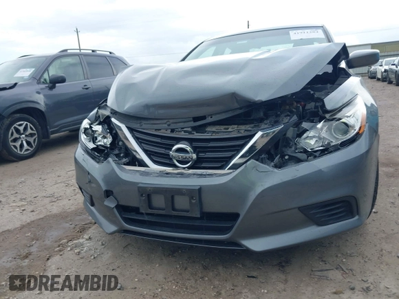 2018 Nissan Altima 2.5 SR with VIN 1N4AL3AP1JC227423, listed as a IAAI auction lot 41911284 with 133,227 mi miles. Bid and sale history available at carsss.com. Image 6.