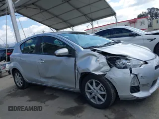 2013 Toyota Prius One z VIN JTDKDTB34D1049949, wystawiony jako IAAI lot #42246438 z przebiegiem 68 203 mil mil oraz . Historia ofert i sprzedaży dostępna na DreamBid. Obrazek 13.
